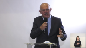 Novo programa do MEC capacitará 500 mil professores em educação financeira